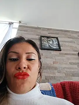 Snapshot of KittyHoleshot87 chatting on July 22, 4:54 pm KittyHoleshot87 online show from July 22, 4:54 pm