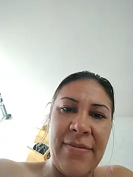 Snapshot of KittyHoleshot87 chatting on July 24, 3:10 pm KittyHoleshot87 online show from July 24, 3:10 pm