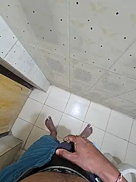 Snapshot of Gamecoc chatting on October 12, 5:34 pm Gamecoc online show from October 12, 5:34 pm