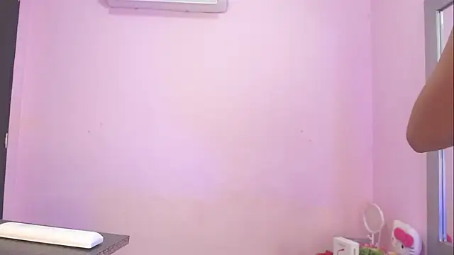 kiity horny  online show from December 20, 11:39 am