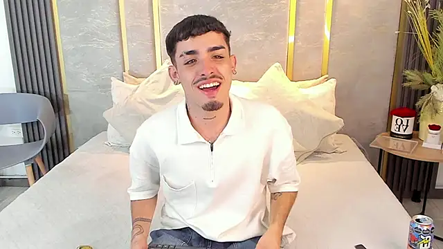 Snapshot of NikoStone_ chatting on December 16, 2:27 am NikoStone online show from December 16, 2:27 am