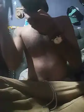 Snapshot of hairy_mannn chatting on July 14, 3:44 am hairy mannn online show from July 14, 3:44 am