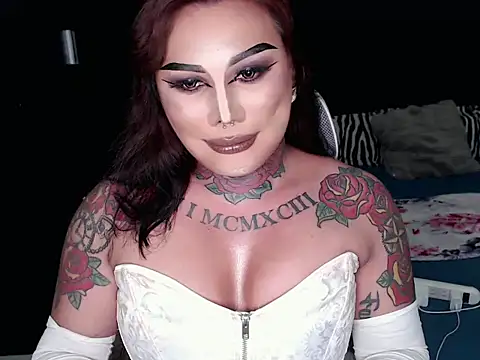 Snapshot of KylieOnTopxxx chatting on September 13, 12:05 pm KylieOnTopxxx online show from September 13, 12:05 pm