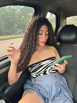 roxyrougee online show from August 1, 3:33 pm