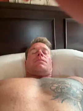 DILFiGuess11 online show from October 28, 7:38 pm