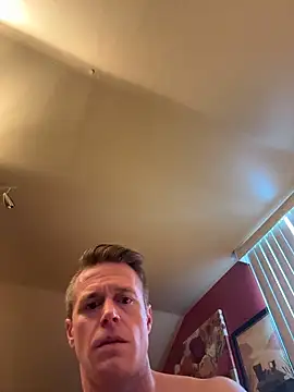 DILFiGuess11 online show from March 8, 3:27 pm