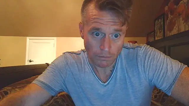 Snapshot of DILFiGuess11 chatting on July 13, 2:25 am DILFiGuess11 online show from July 13, 2:25 am
