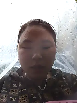 may-squirl online show from November 17, 4:29 am