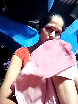 Snapshot of Jooli_xx chatting on September 14, 1:21 pm Jooli xx online show from September 14, 1:21 pm