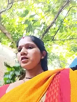 Snapshot of Jooli_xx chatting on September 22, 11:01 am Jooli xx online show from September 22, 11:01 am