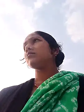 Snapshot of Jooli_xx chatting on October 16, 2:12 am Jooli xx online show from October 16, 2:12 am