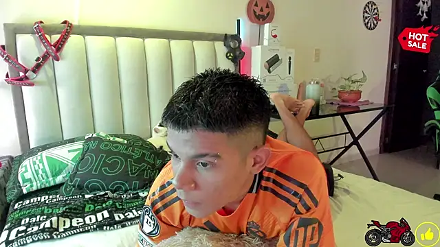 Snapshot of Jack_castell chatting on October 16, 2:29 pm Jack castell online show from October 16, 2:29 pm