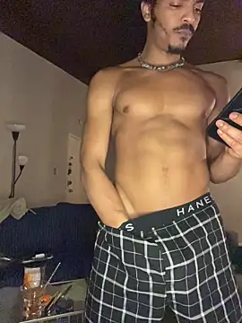 TRILLAHUNG online show from February 14, 5:37 am