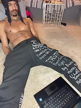 TRILLAHUNG online show from March 2, 8:26 pm