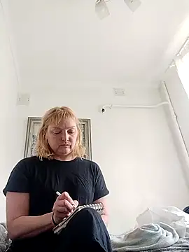 LiluLiluLilu online show from September 15, 6:57 am