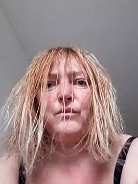 LiluLiluLilu online show from October 13, 8:47 am