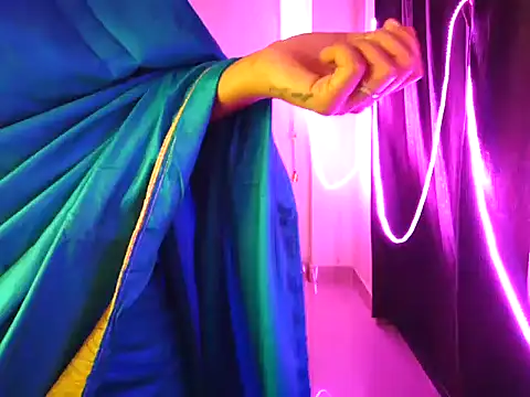 Snapshot of Leena88 chatting on June 15, 3:25 pm Leena88 online show from June 15, 3:25 pm