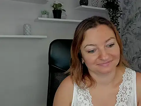 Snapshot of angelaSamt chatting on September 15, 5:40 am angelaSamt online show from September 15, 5:40 am