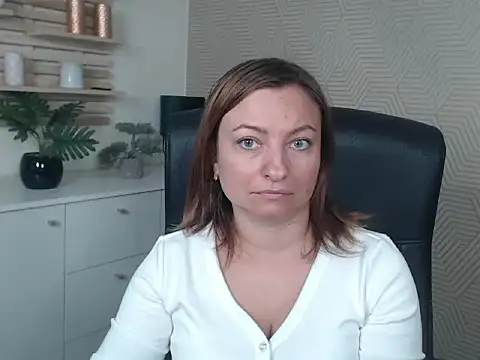 Snapshot of angelaSamt chatting on September 22, 5:42 am angelaSamt online show from September 22, 5:42 am
