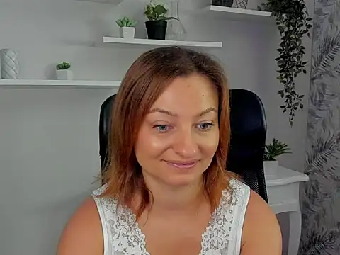 Snapshot of angelaSamt chatting on September 27, 6:29 am angelaSamt online show from September 27, 6:29 am