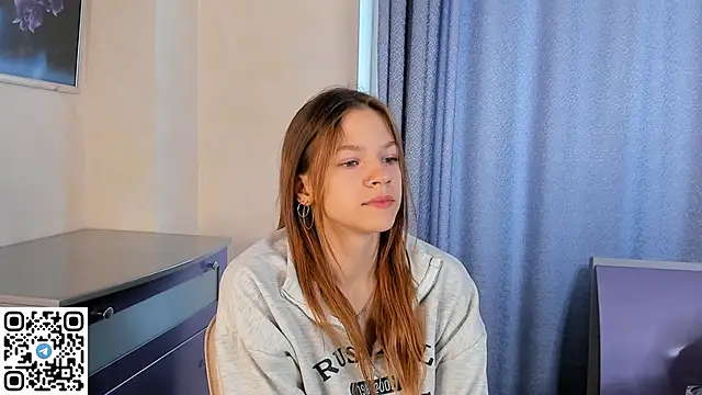 Snapshot of VelvetRisque chatting on September 29, 6:40 am VelvetRisque online show from September 29, 6:40 am