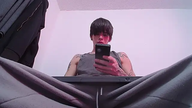 Anhonymus  online show from December 19, 7:32 pm