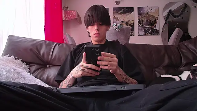 Anhonymus  online show from December 20, 1:51 pm