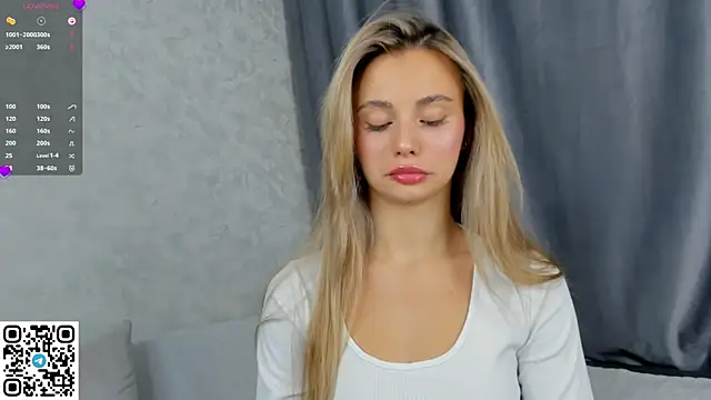 NaughtySeraphine online show from November 21, 6:01 am