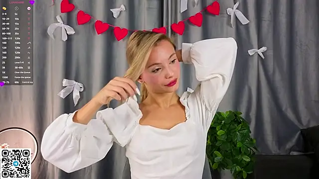 NaughtySeraphine online show from February 14, 5:15 am