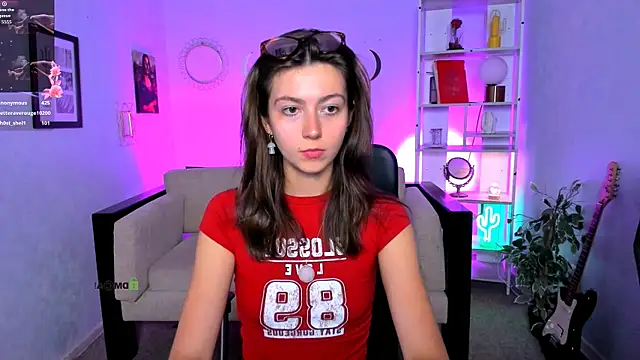 Snapshot of kitniss_dreamy chatting on August 5, 1:41 am kitniss dreamy online show from August 5, 1:41 am