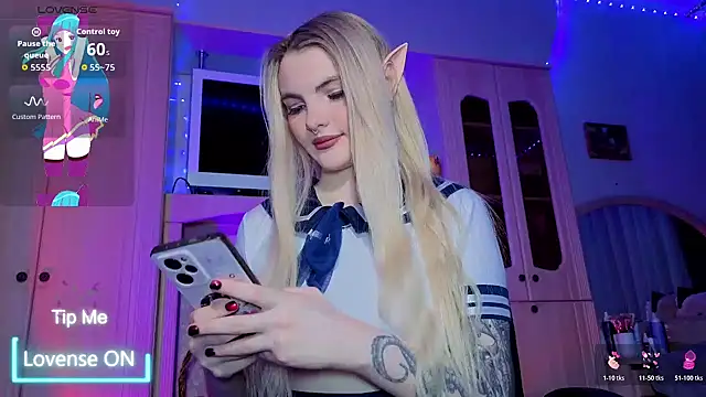 Snapshot of Wicked_cookie chatting on March 8, 7:17 pm Wicked cookie online show from March 8, 7:17 pm