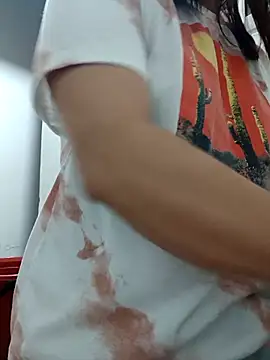 Snapshot of Amanda39 chatting on November 28, 11:24 am Amanda39 online show from November 28, 11:24 am