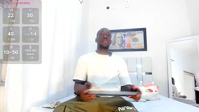 lucas manzon online show from December 5, 1:52 pm