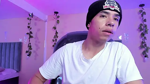 Muscle Scott online show from November 18, 1:04 pm