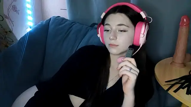 Snapshot of Sophiecuttie chatting on October 29, 3:25 pm Sophiecuttie online show from October 29, 3:25 pm