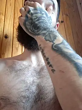 Snapshot of eetme827 chatting on November 9, 12:58 pm eetme827 online show from November 9, 12:58 pm