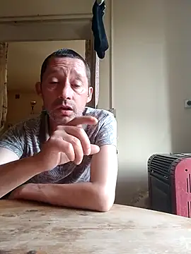 Snapshot of frederic198 chatting on July 23, 5:33 pm frederic198 online show from July 23, 5:33 pm