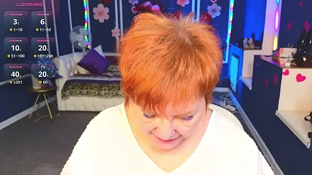 Kira Kenett online show from February 9, 7:07 pm