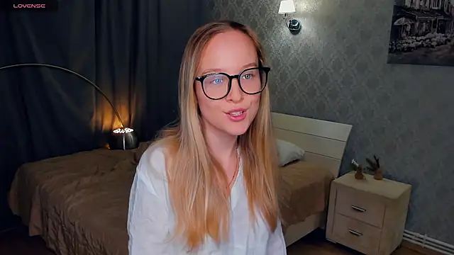 SoonMoor online show from October 28, 6:10 pm