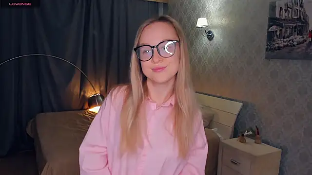 SoonMoor online show from November 12, 6:08 pm