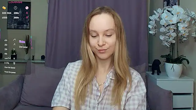 SoonMoor online show from March 15, 6:36 pm