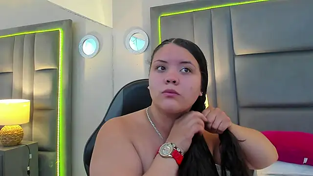 NahiaMonet online show from November 25, 11:43 am