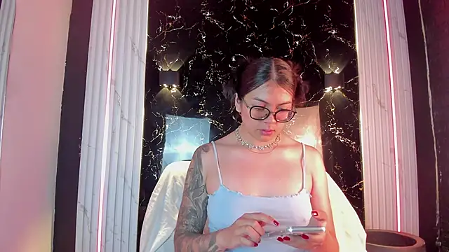 LolaXXXperience online show from September 23, 11:13 am