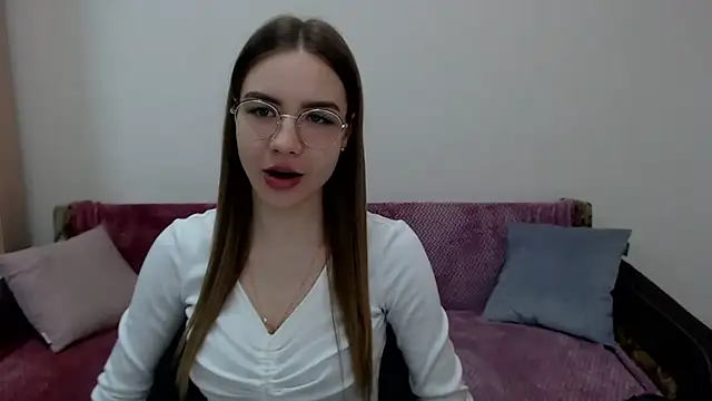 Snapshot of aSingleOne chatting on October 8, 8:28 pm aSingleOne online show from October 8, 8:28 pm