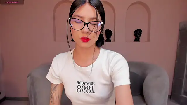 LaurentConnor online show from December 14, 11:31 pm