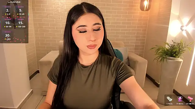 Snapshot of MayaMoretti_ chatting on June 11, 8:51 pm MayaMoretti online show from June 11, 8:51 pm