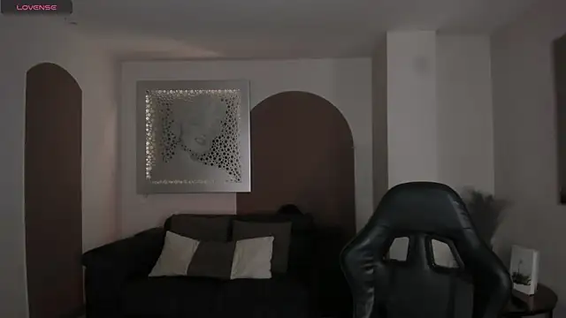 Snapshot of MayaMoretti_ chatting on July 22, 8:11 pm MayaMoretti online show from July 22, 8:11 pm