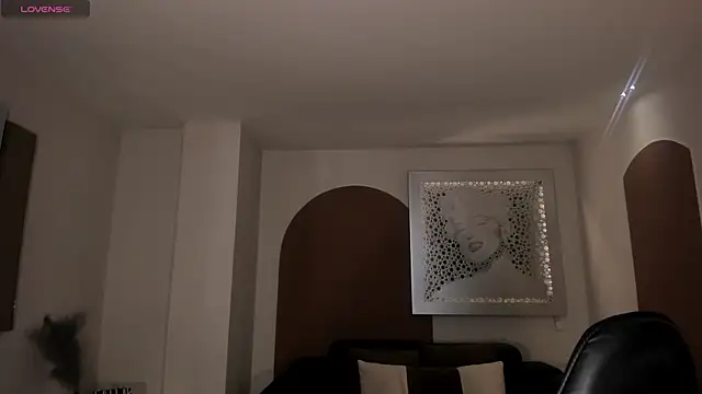 Snapshot of MayaMoretti_ chatting on July 28, 8:23 pm MayaMoretti online show from July 28, 8:23 pm