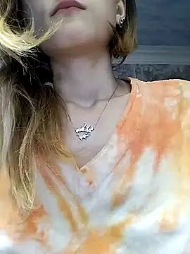 LillySvon online show from May 6, 2:00 pm