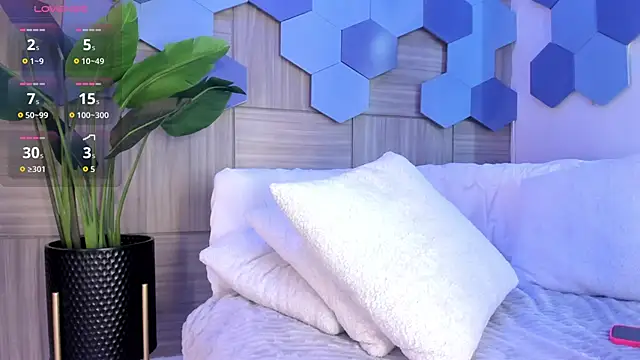 RoxyLior online show from October 10, 6:18 pm